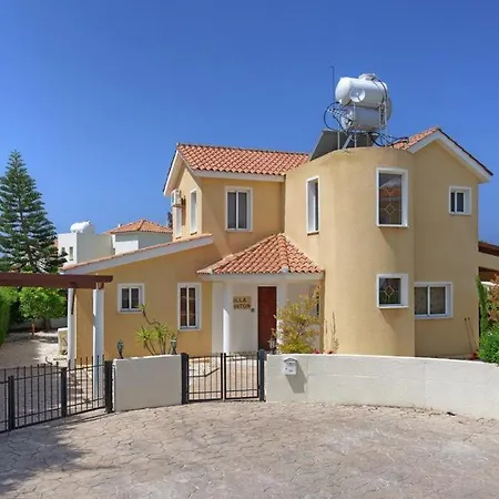 In Sleeps 6 Includes Swimming Pool Air Con And Wifi 1 5 빌라 *