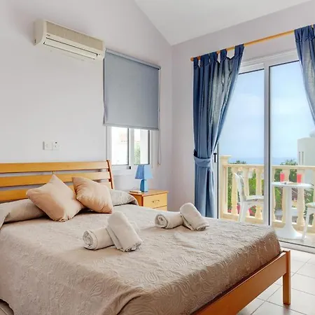 Villa In Sleeps 6 Includes Swimming Pool Air Con And Wifi 1 5 *